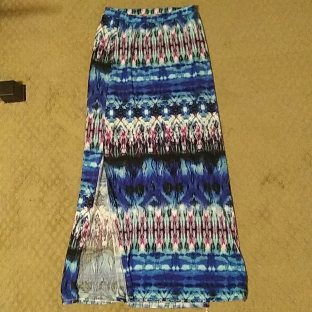 Like-new maxi skirt with thigh slit